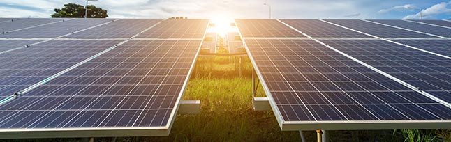 Uusiutuvista energiamuodoista aurinkovoima on
monien mielestä yksi lupaavimmista tulevaisuuden energianlähteistä.